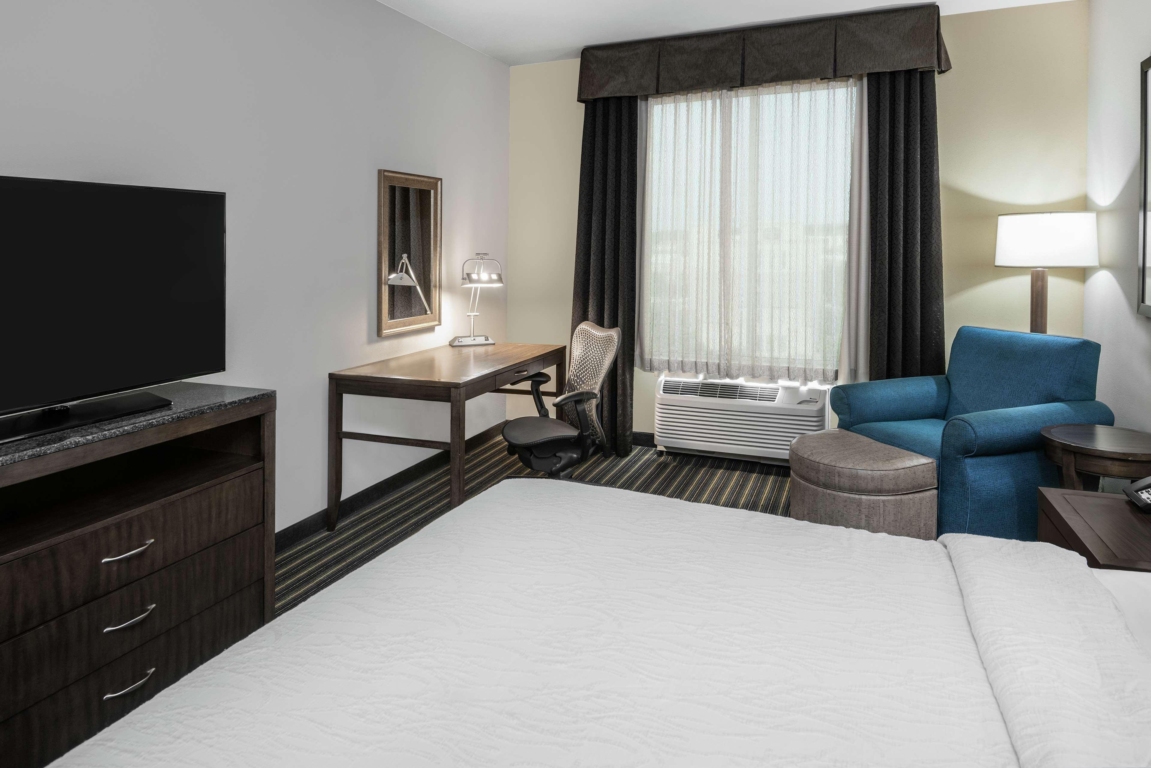 Hilton Garden Inn San Antonio/Rim Pass Drive Exterior foto